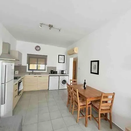 Niove Budget One-bedroom *