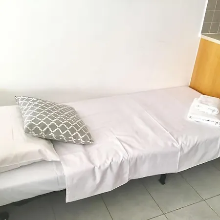 Niove Budget One-bedroom *