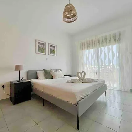 Niove Budget One-bedroom *