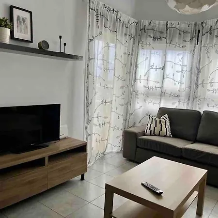 Niove Budget One-bedroom Apartment *