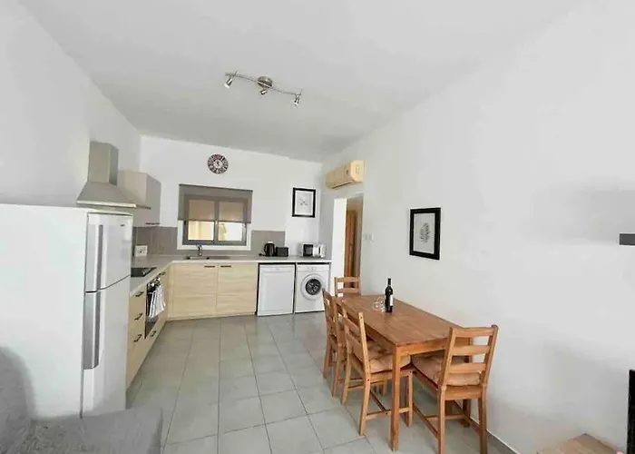 Niove Budget One-bedroom *